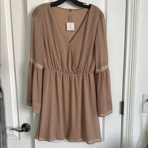 Entro Tan Bell Sleeve V-Neck dress Sz small NWT